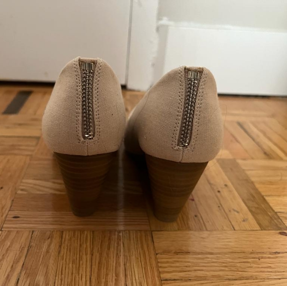 Shoes - Picture 4 of 4